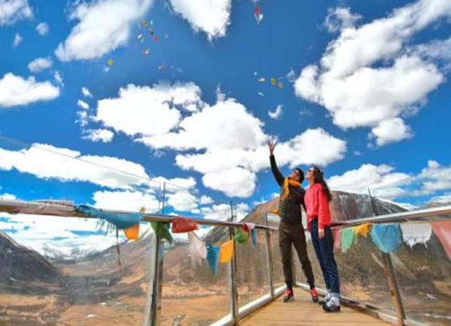 稻城亞丁、雙汽六日游